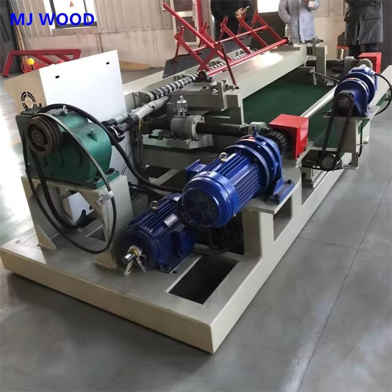 Automatic veneer peeling machine